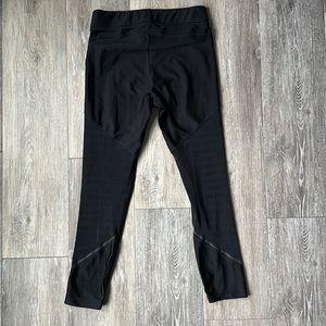 Under Armour Cropped Leggings